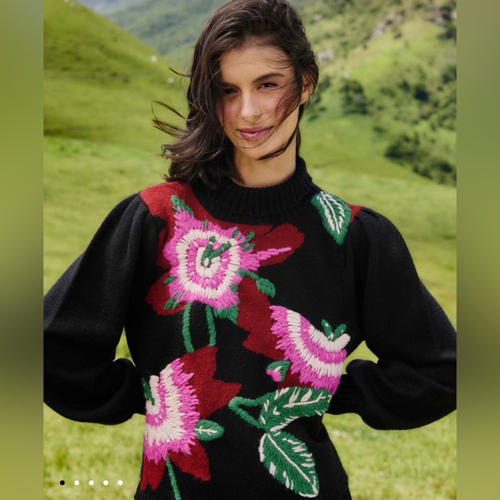 🌸🌹🌺 FARM RIO 🌺🌹🌸 Black Bold Colorful Flower Embroidered Knit Sweater - Picture 4 of 16
